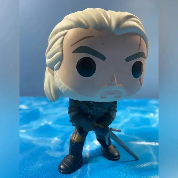 The Witcher 3 Wild Hunt- Geralt of Rivia (The White Wolf, Gwynbleidd) Funko Pop! - Picture 7 of 10